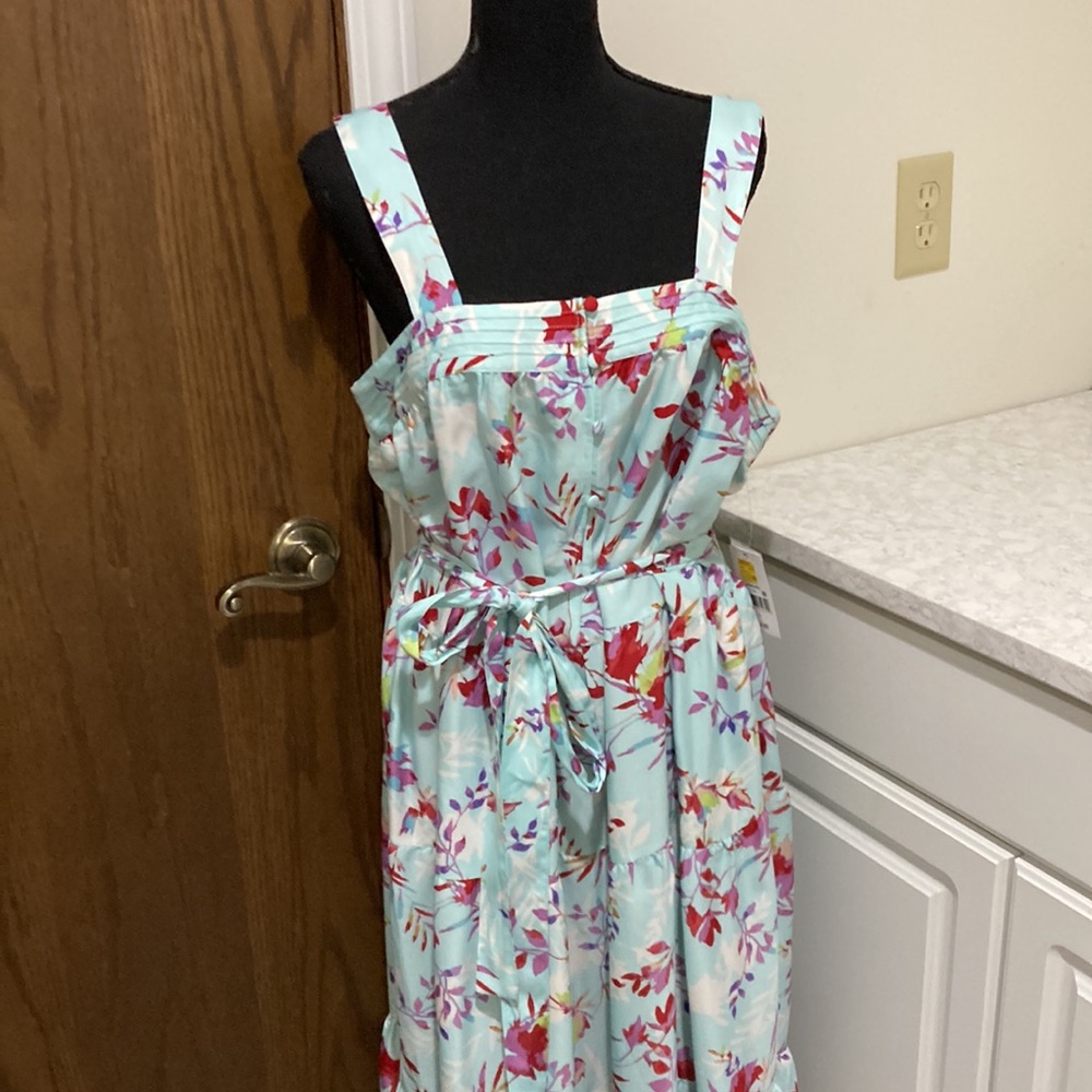 New! Beautiful floral tiered maxi sundress